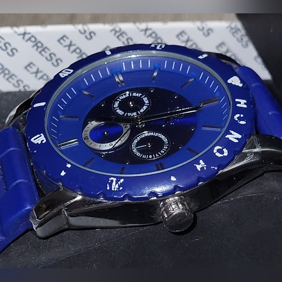 ⌚️Express Men's Silicone Sport Watch - Picture 3 of 8